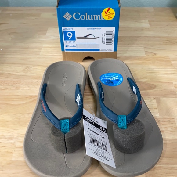 Columbia Shoes - Women’s Columbia Flip size 9 gray blue